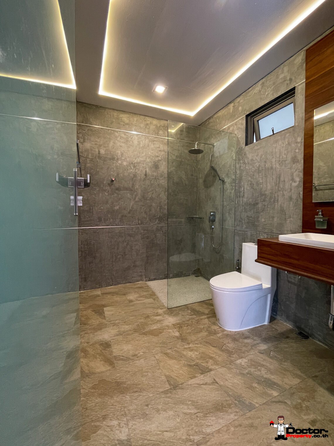Spacious 5 Bedroom Pool Villa in Chaweng Noi, Koh Samui – For Sale